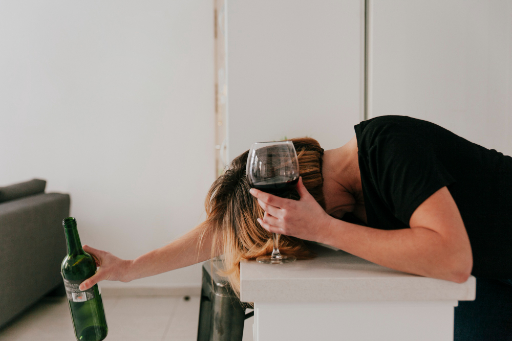 Dlaczego po alkoholu mówimy więcej